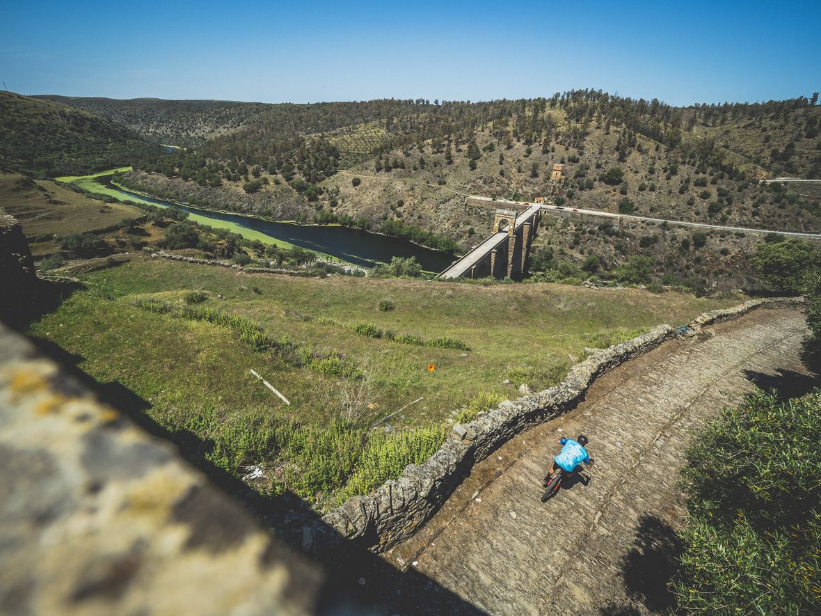 Cruising towards the The Roman Bridge of Alcántara.