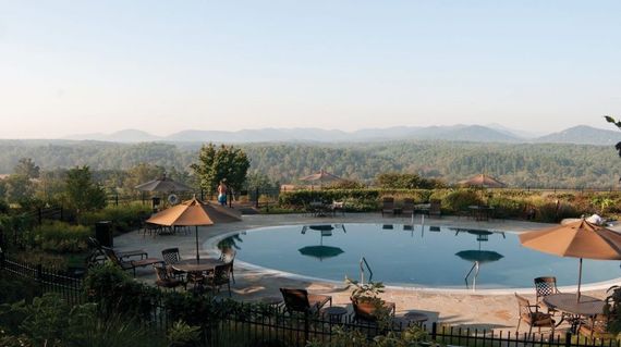 Savor turn-of-the-century elegance and breathtaking views of the Blue Ridge Mountains at this gracious inn, nestled on Biltmore's majestic estate