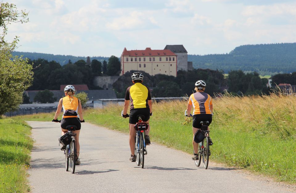 Easygoing E-Bike Tour: Berlin to Prague