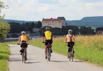 Easygoing E-Bike Tour: Berlin to Prague