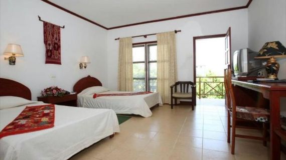 A comfortable hotel that is close to cultural landmarks and entertainment areas of the city
