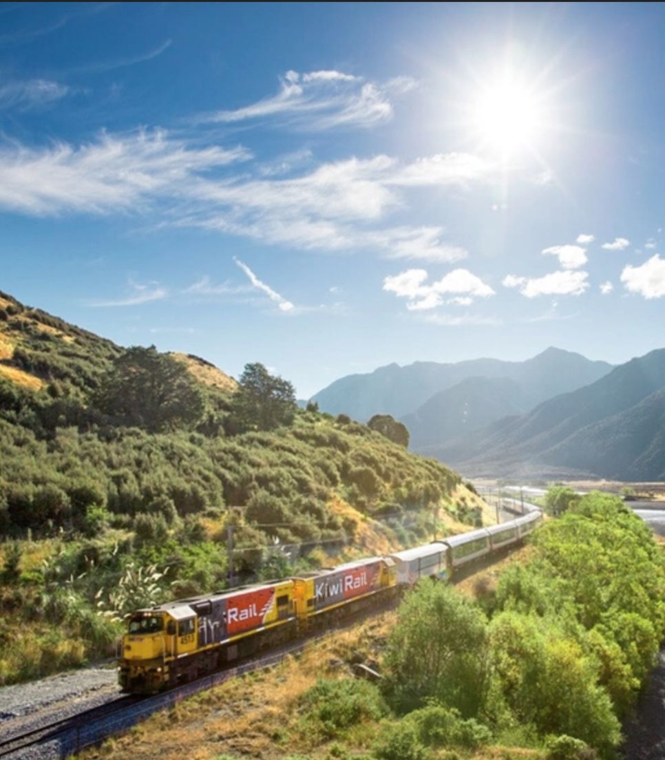 On the last day, enjoy an exceptional journey to Christchurch via the TranzAlpine train 