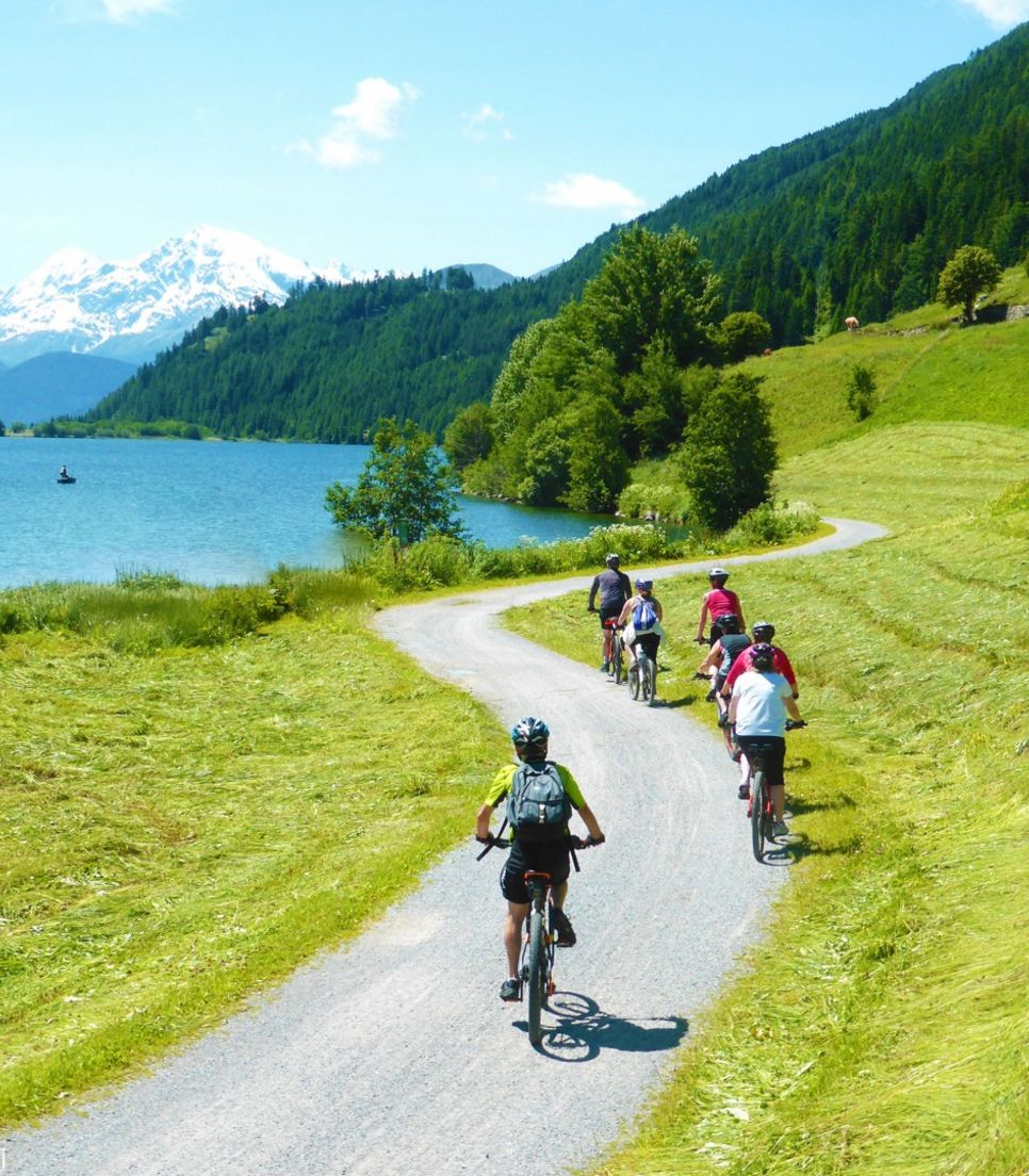 Exquisite scenery and excellent cycling awaits on tour