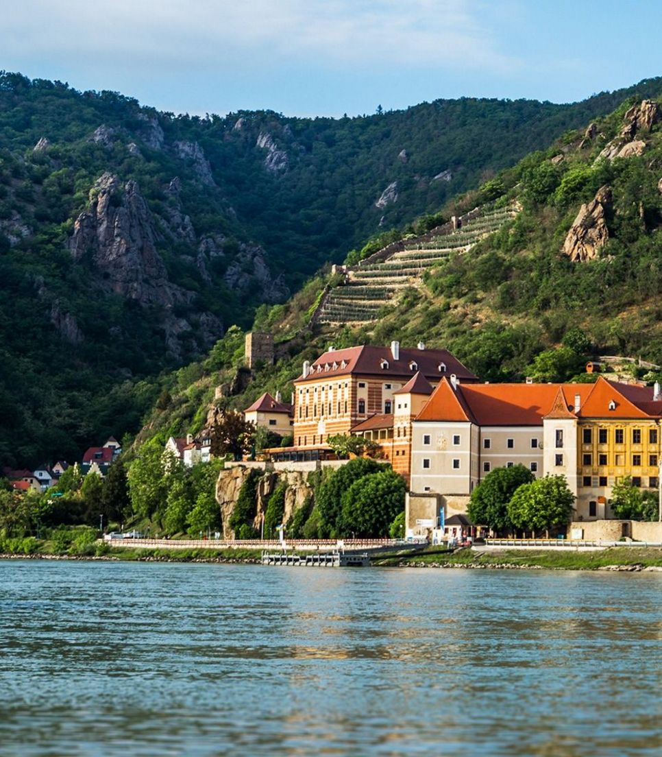 Welcoming you to the Wachau valley is the baroque jewel, Dürnstein Abbey