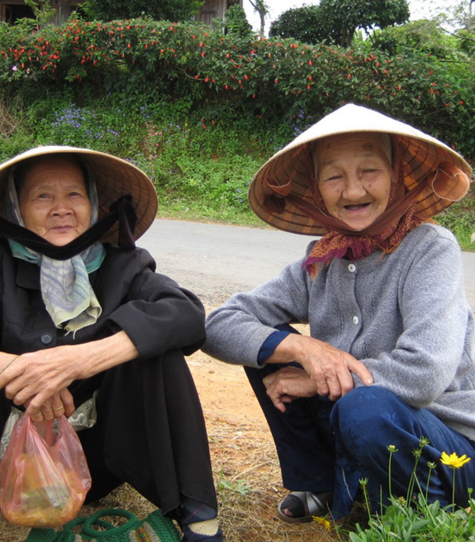 Be charmed by friendly Vietnamese folks