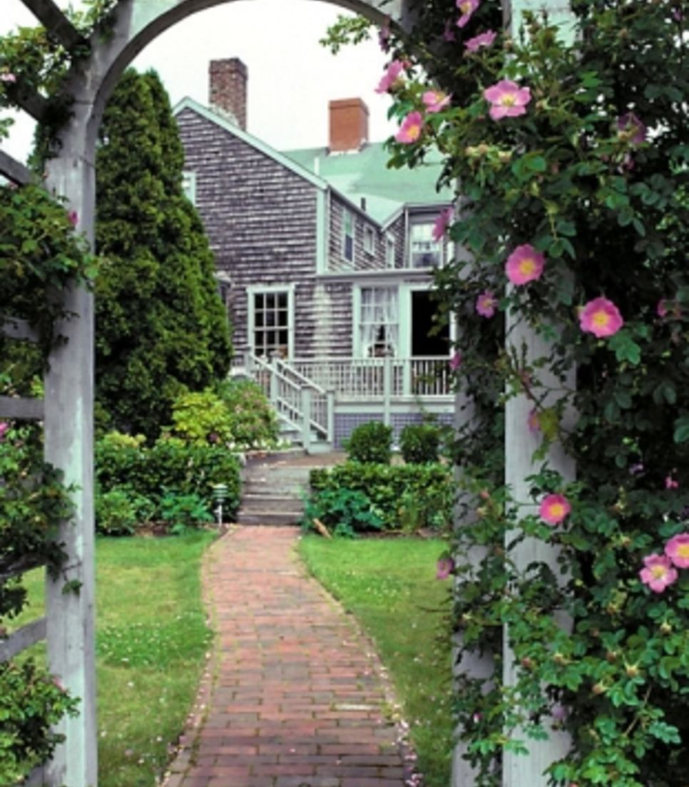 Explore America's colonial roots, architecture and maritime history