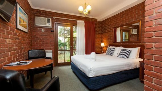 Classic and modern furnished accommodation that's nestled in a garden setting