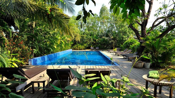 Tropical resort overlooking the Stung Seng River