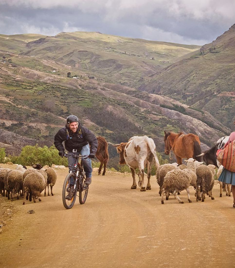 Enjoy a varied mountain biking tour that gets you into the real Peru