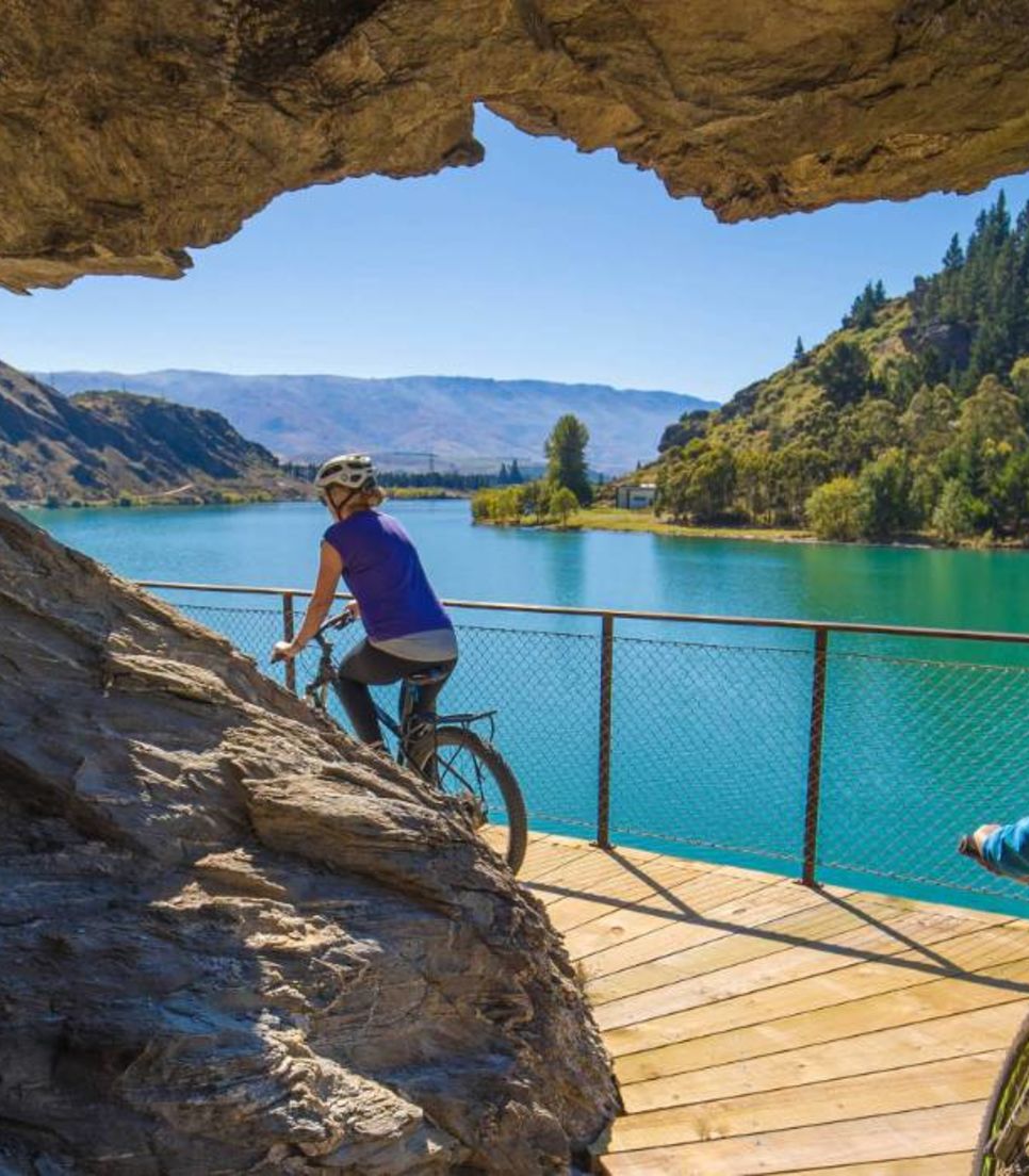 Check off another bucket list trail as you ride the full length of the Lake Dunstan Trail 