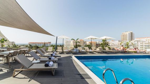 You'll feel completely refreshed in the contemporary surroundings of your accommodation in Monte Gordo