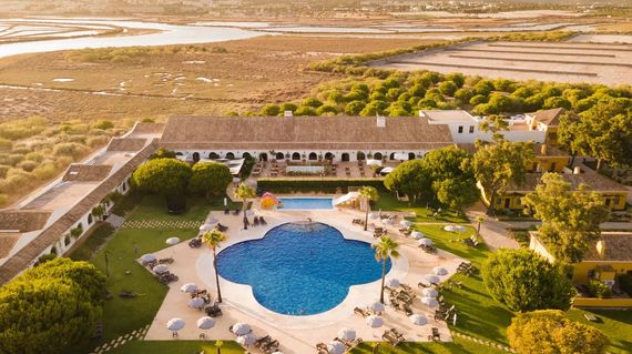 A unique 4-star resort set in a restored tuna fishing camp which now offers rooms with beautiful views of the Ria Formosa