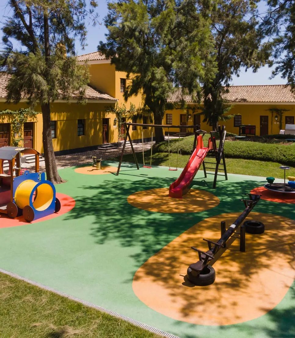 A unique 4-star resort set in a restored tuna fishing camp which now offers rooms with beautiful views of the Ria Formosa 