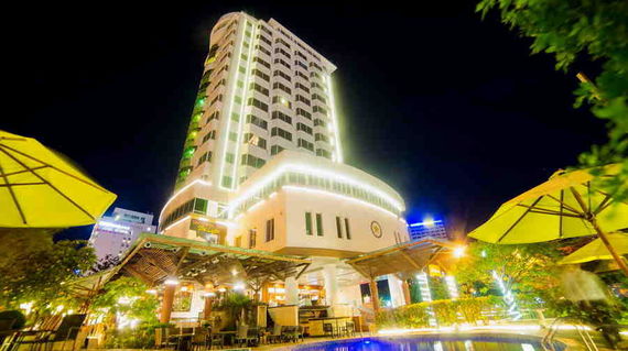 A 4-star hotel located in Hanoi's Old Quarter and business district.