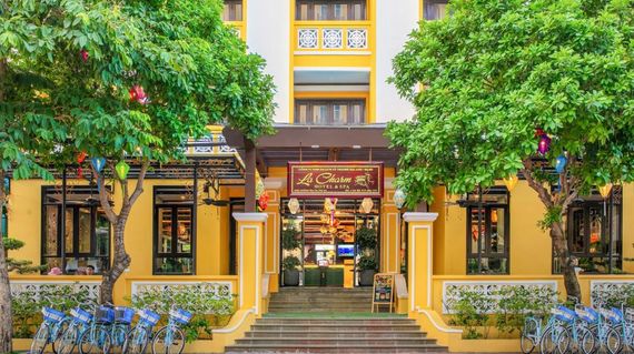 A charming 4-star hotel blending classic elegance with minimalist design, perfectly situated near top attractions, bustling pedestrian streets, and a vibrant night market.