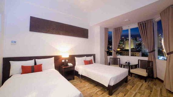 A 4-star hotel located in Hanoi's Old Quarter and business district.