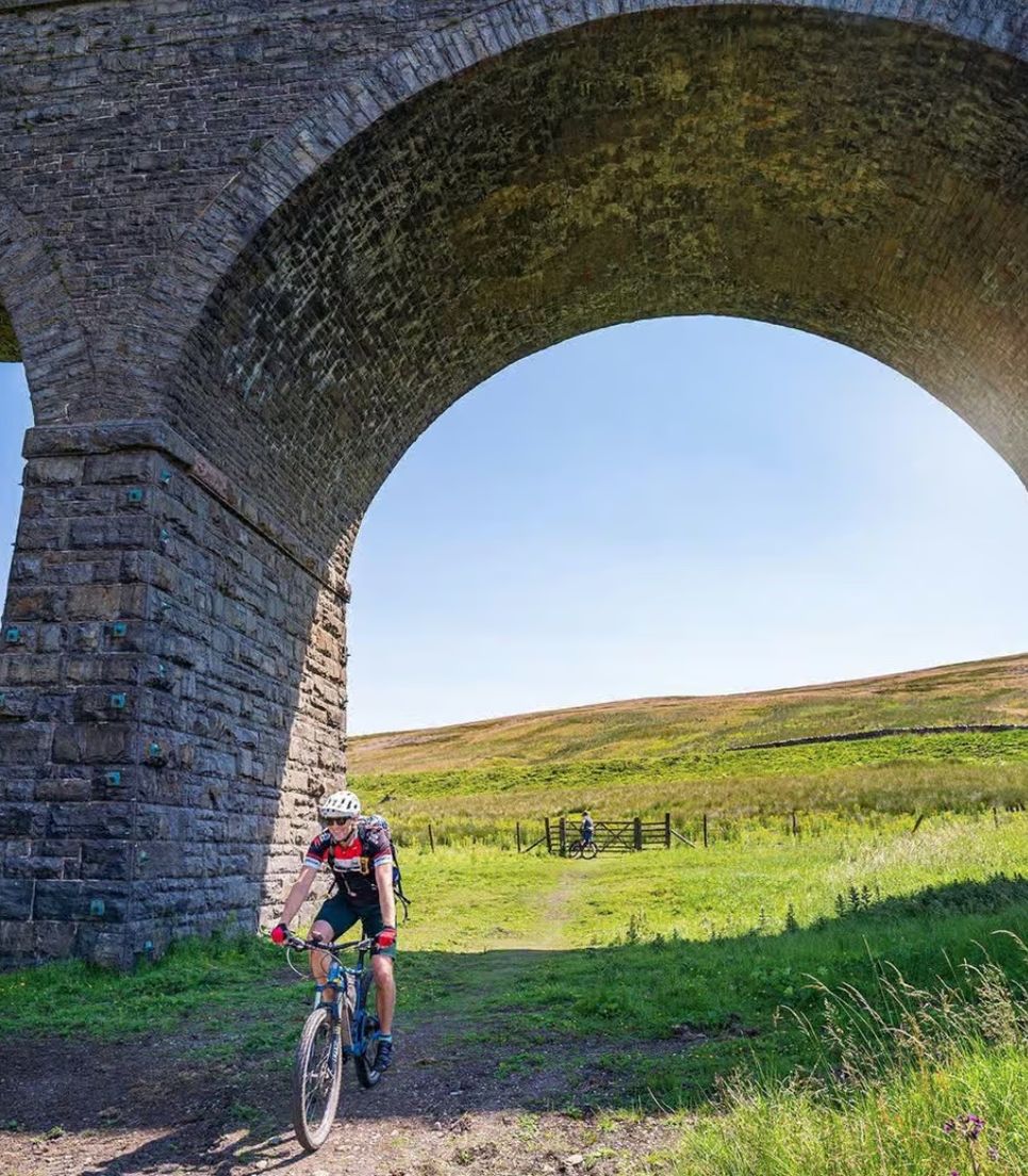 Join a guided bike tour of the pennine bridleway