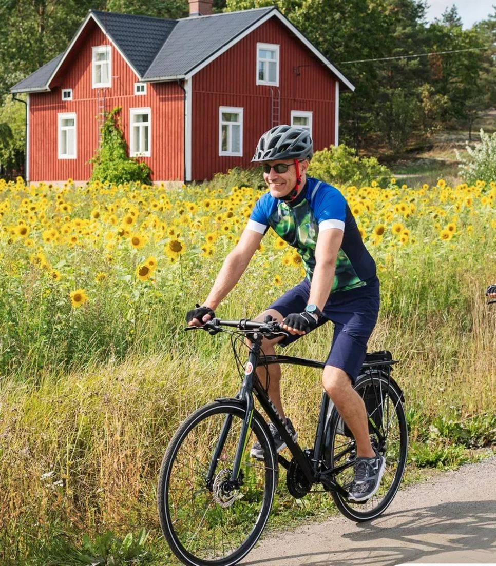 Go on a cycling holiday on the islands of Finland