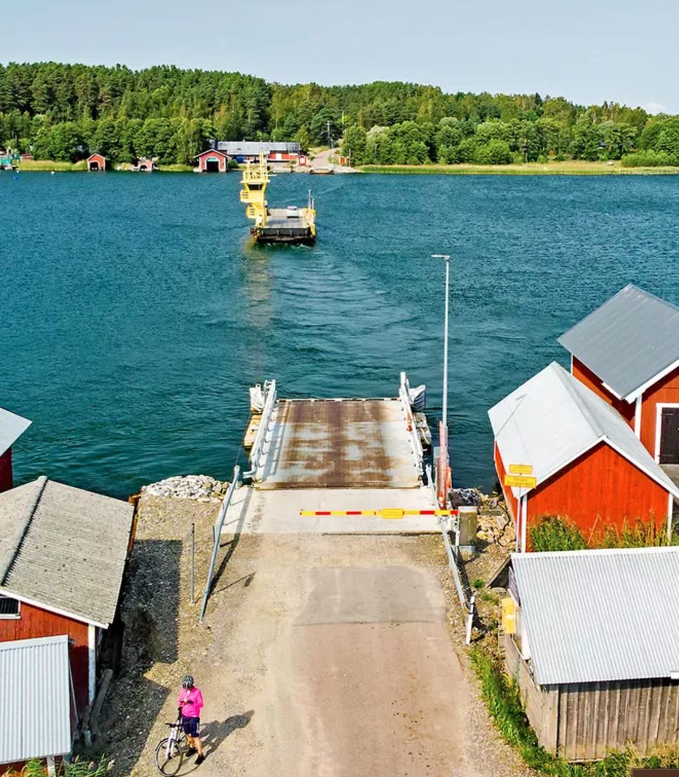 Cycle tour Finland's Islands