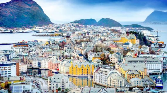 Norway’s most beautiful city showcasing its impressive Art Nouveau architecture 