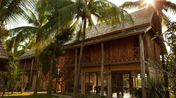 A rustic yet modern accommodation by the Nam Khan River