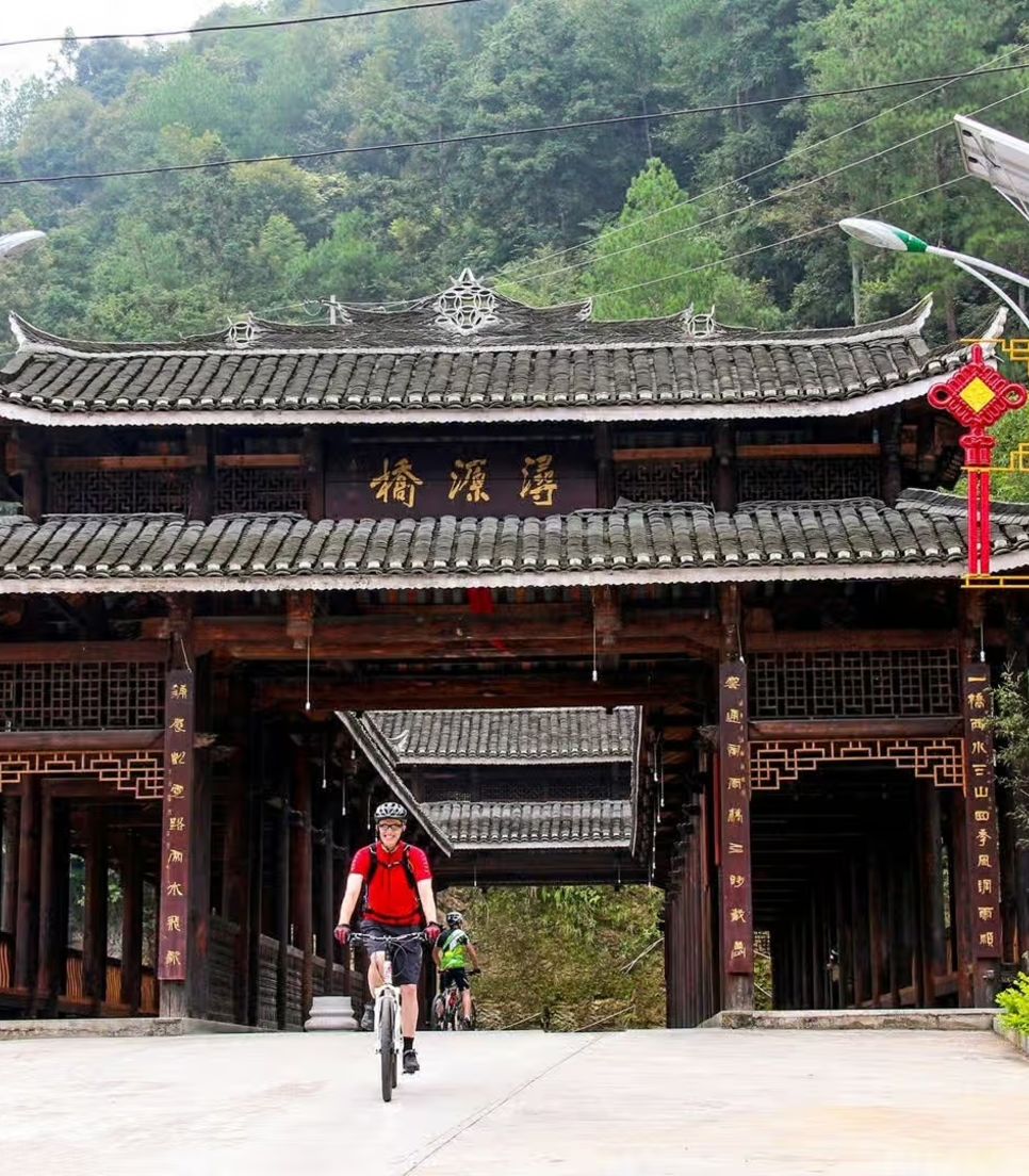 Experience history, culture and natural beauty on tour