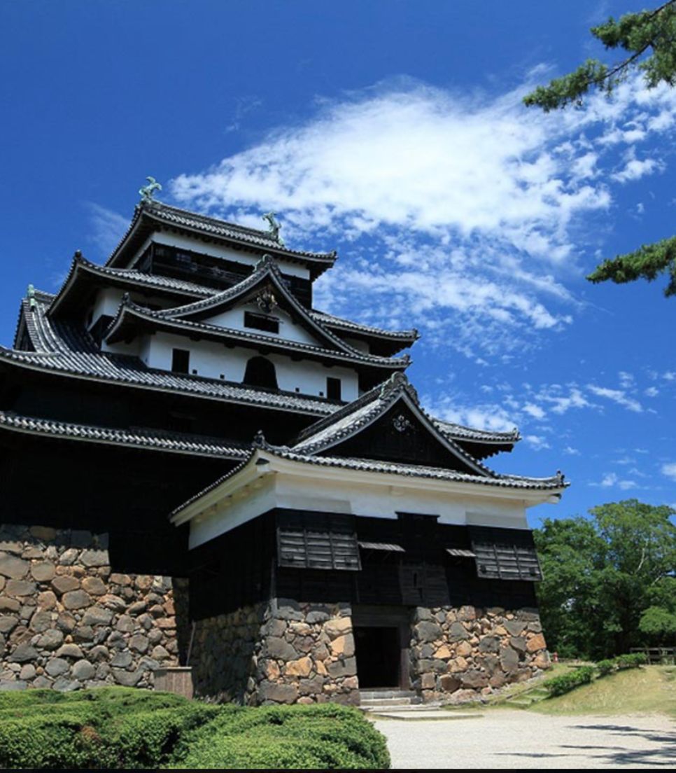 See dramatic natural sights and cultural treasures along the route