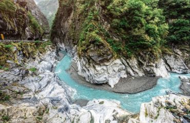 Turqoise water in gorge