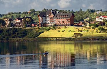 Hotel on edge of lake