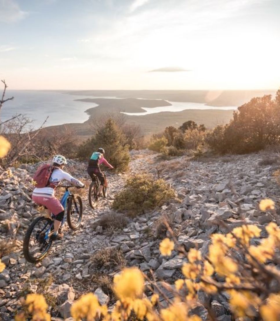 Discover hidden corners of the islands