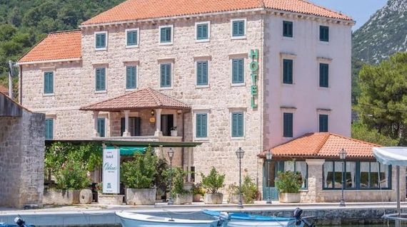 Stay in this heritage hotel for the 3rd and 4th nights