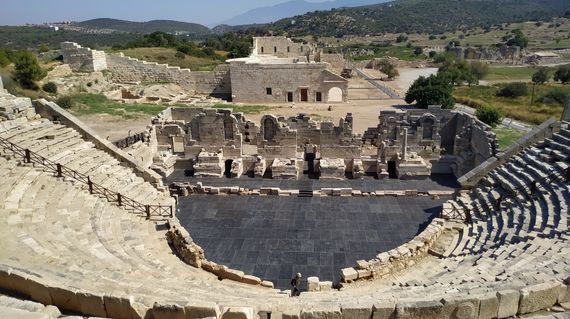 Bike tour Turkey and visit the ancient ruins of Patara
