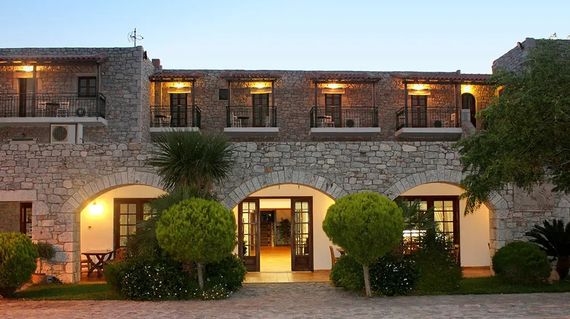 Combining traditional architecture, authentic atmosphere, modern facilities and high quality services