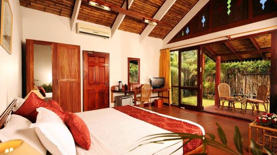Experience comfort and serenity in the luxurious rooms of this lakeside getaway
