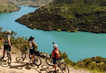 Kawarau Gorge, Lake Dunstan and Otago Rail Trail