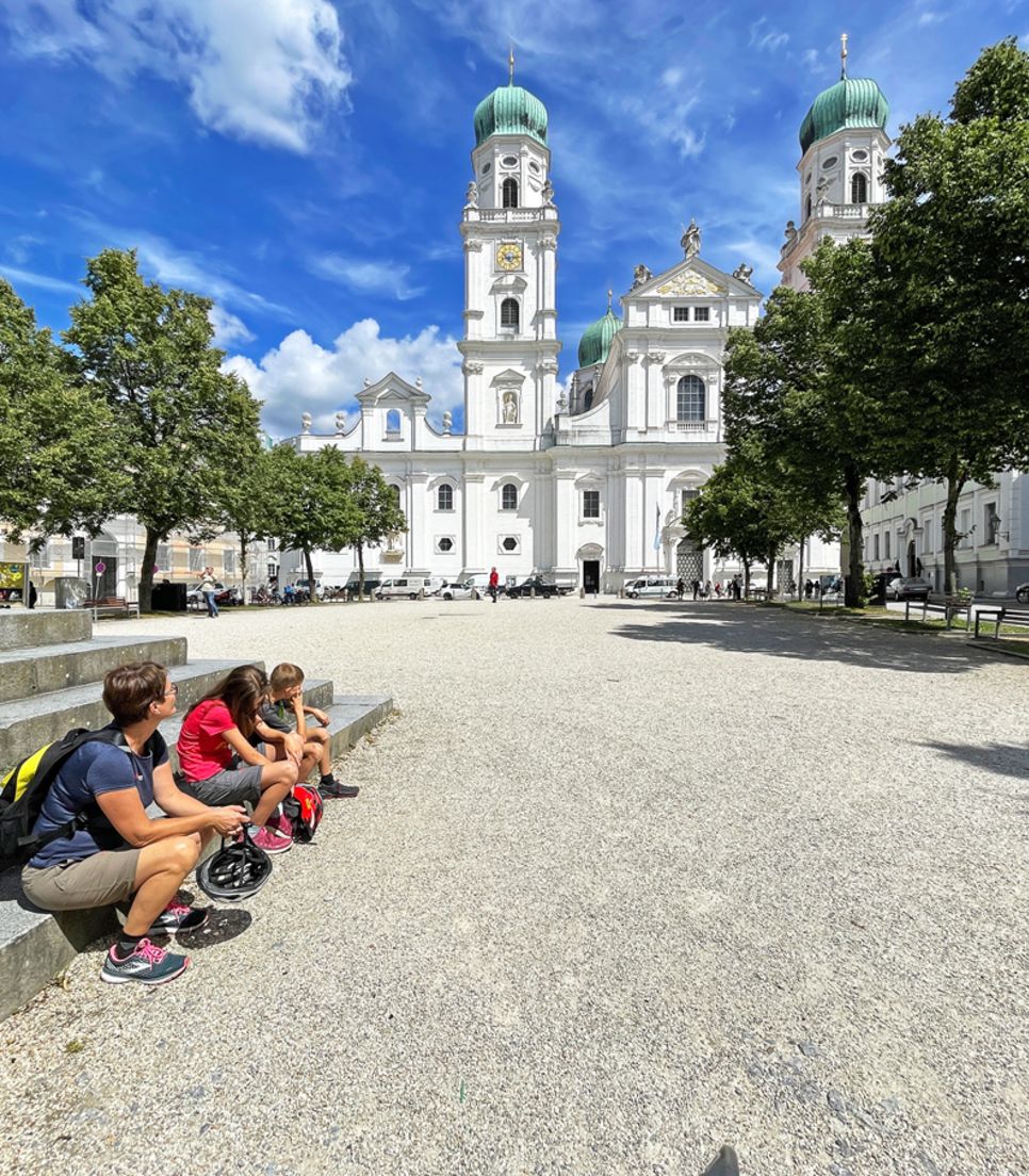 From historic towns to refreshing lakes and spectacular river views, every day brings something new to explore together