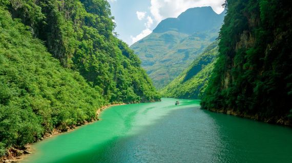 The Nho Que River and its canyon walls