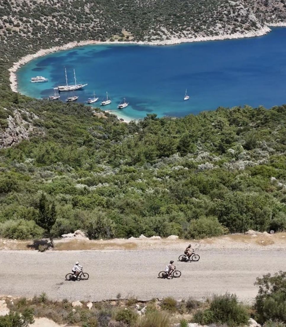 Detour to iconic Kaputaş Beach along the way
