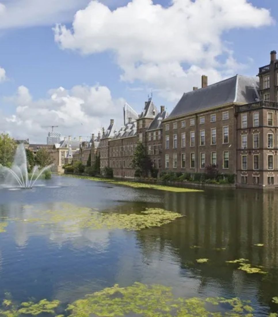 Combine cycling with culture, history and royal sights