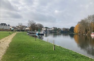 Pathwaay next to waterway