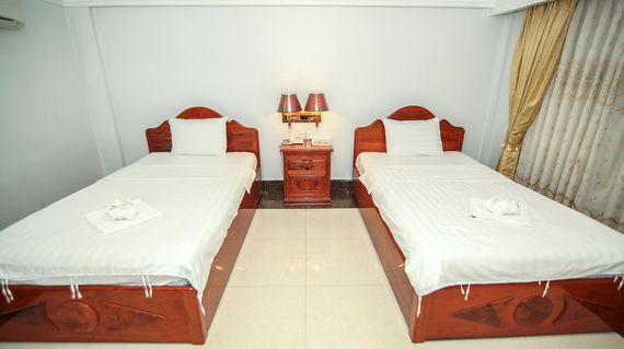Hotel with a central riverside location and comfortable rooms