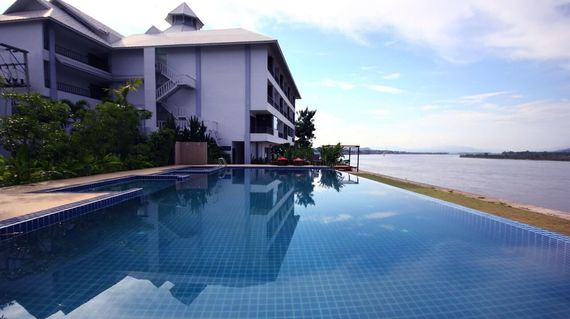 Located in historical Chiang Sean Town and overlooking the Mekong river to Laos on the other side, the hotel offers clean and comfy rooms