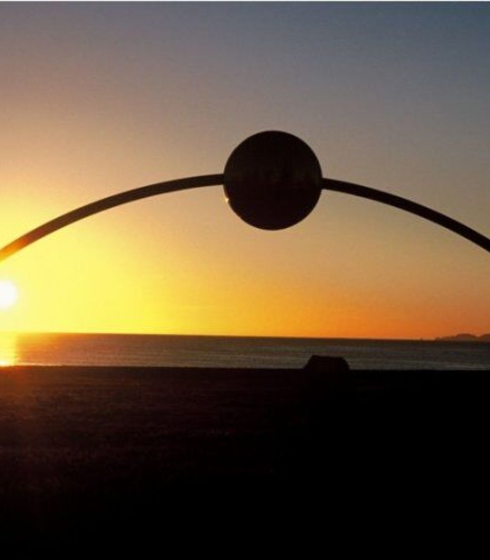Located on Marine Parade in Napier, this sculpture was designed to be in the exact position the sun rose on the dawn of the new millennium