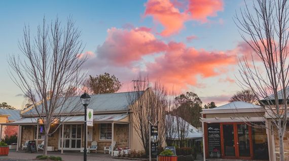 Nestled in the beautiful Adelaide Hills, this boutique motel is furnished with Scandinavian decor and is supremely comfortable, stylish and central