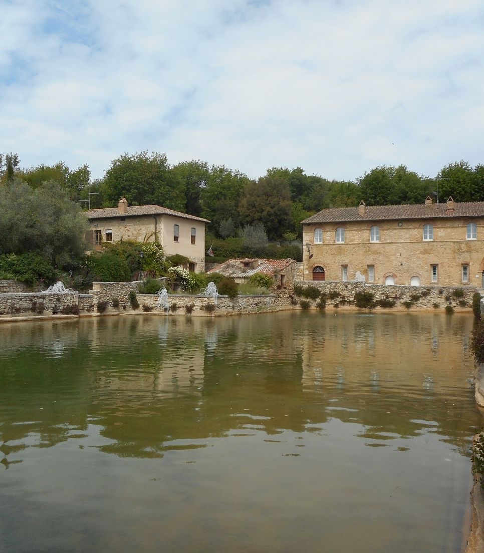 See the historic Bagno Vignoni which is also famous for its thermal baths.