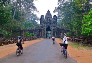 Cambodia Cycle Tour: Phnom Penh to Siem Reap