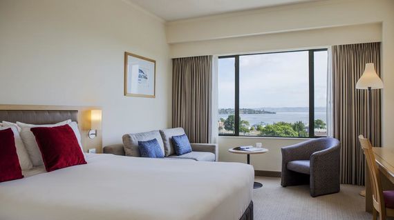 Situated on the picturesque shores of Lake Rotorua, the Novotel Rotorua Lakeside offers tranquil surroundings with sensational views