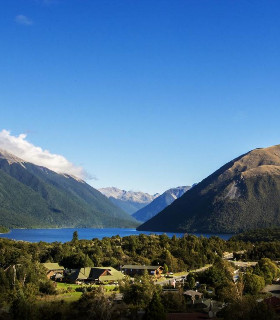 Luxury studios in an alpine design with mountain & bush views located on the first floor.  Close by is the beautiful Lake Rotoiti, surrounded by a Beech forest. 