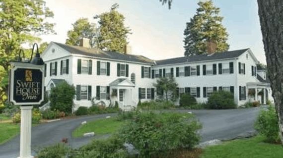 This former governor’s mansion is now a lovely country inn just steps from shops and restaurants in town