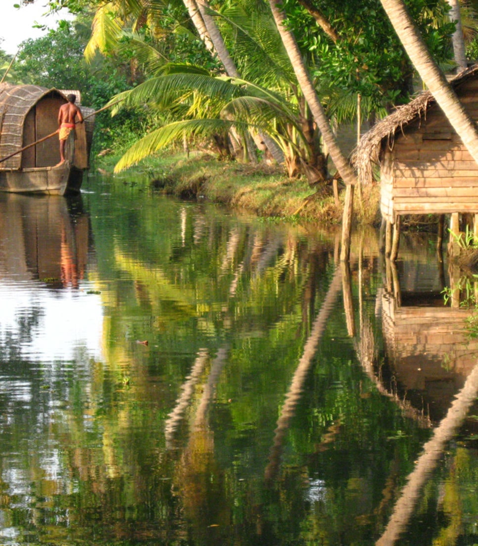 Board a traditional houseboat and enjoy the backwater cruise